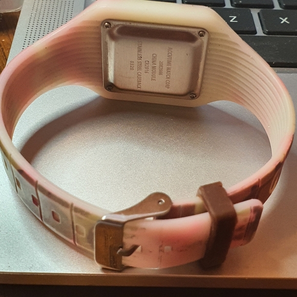 10/$20 Accutime Camouflage Digital Touch Silicone Boy's Watch - Picture 3 of 4